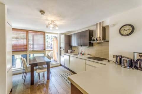 Super Central Beautiful Three Bedroom London Exterior foto