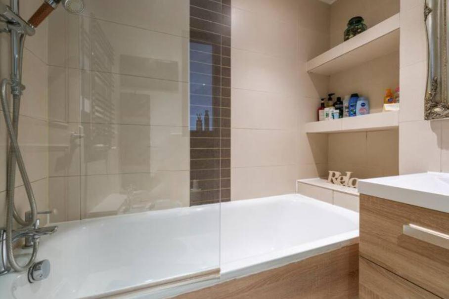 Super Central Beautiful Three Bedroom London Exterior foto